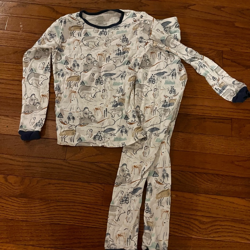 Magnetic Me animal print pajamas. excellent condition. Size 8.